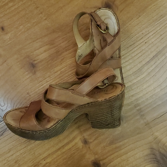 Sandles - Picture 2 of 5